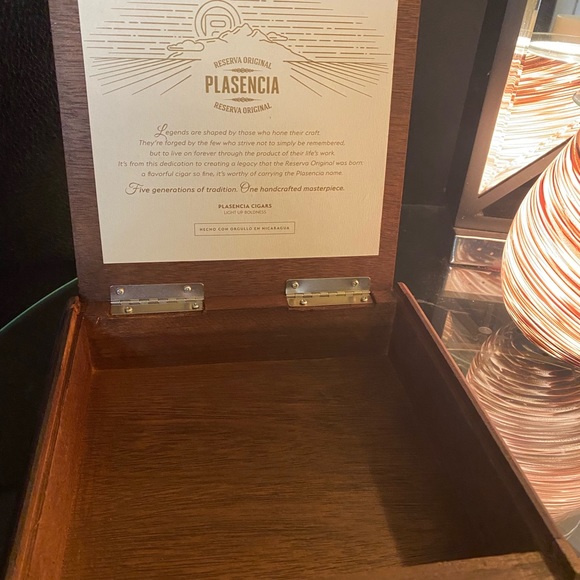 Plasencia Wood Cedar Cigar Box - Picture 3 of 3